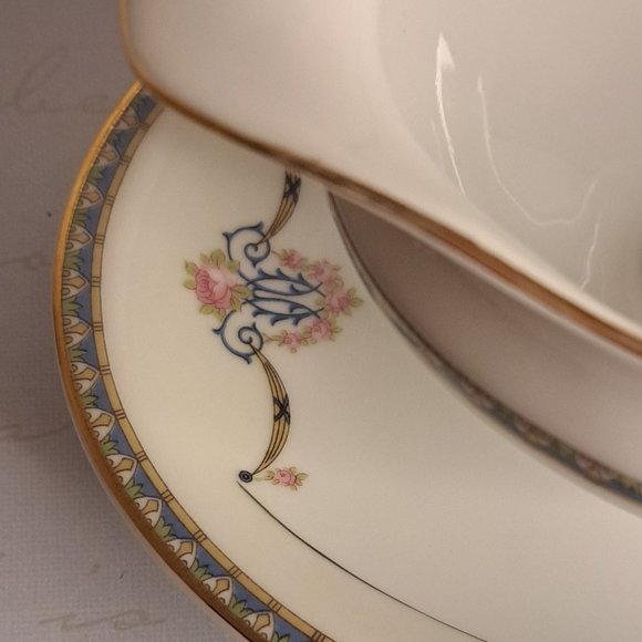 Noritake Laureate Gravy  Boat with Attached Underplate - Picture 10 of 11
